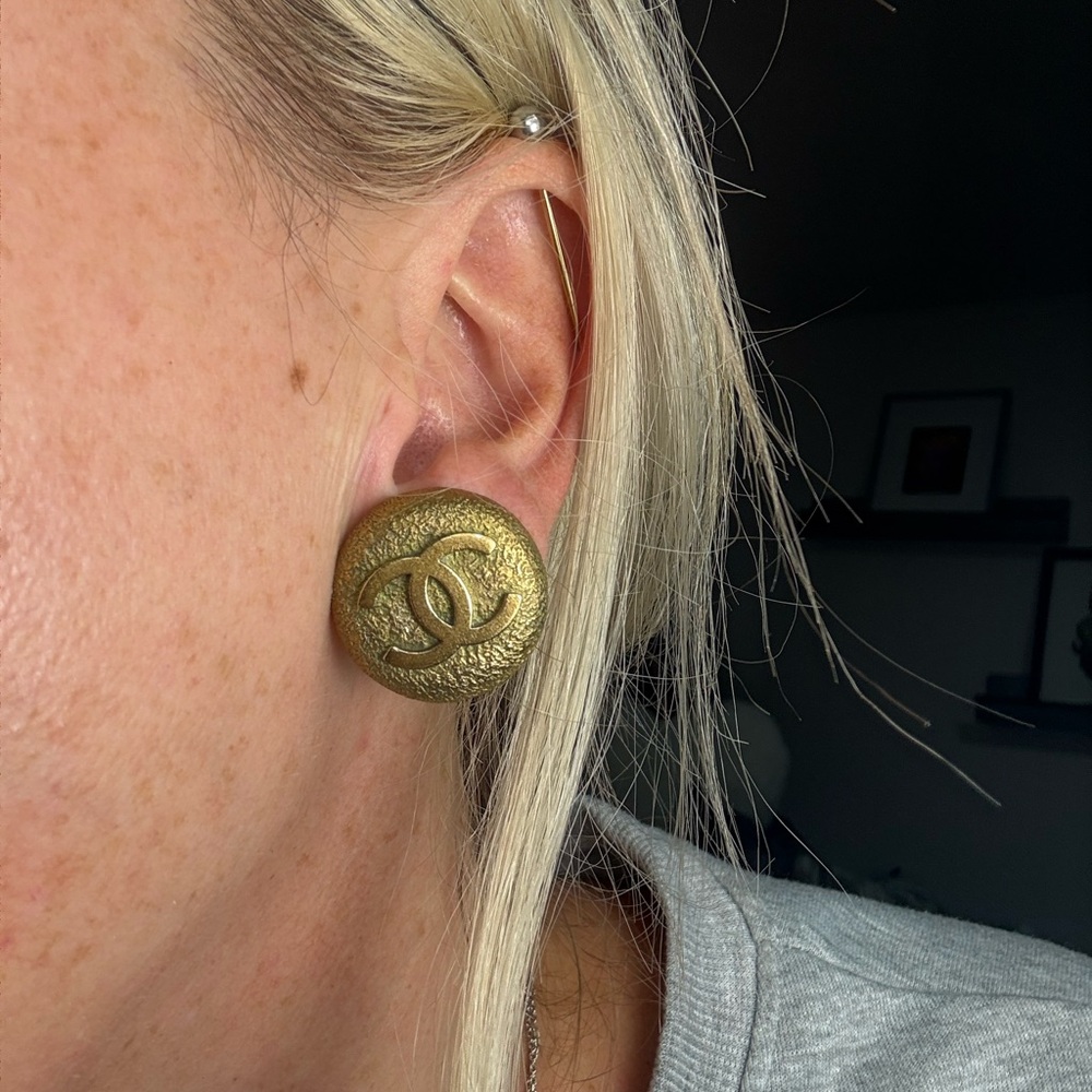 CHANEL Gold Textured Earrings